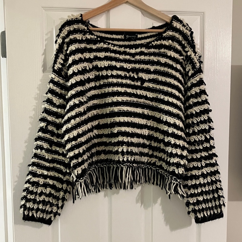 Versona Black and Cream Textured Sweater
